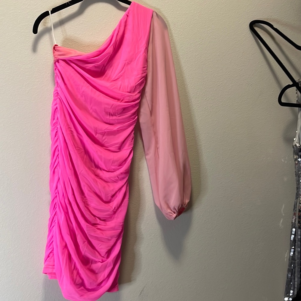 One shoulder pink dress